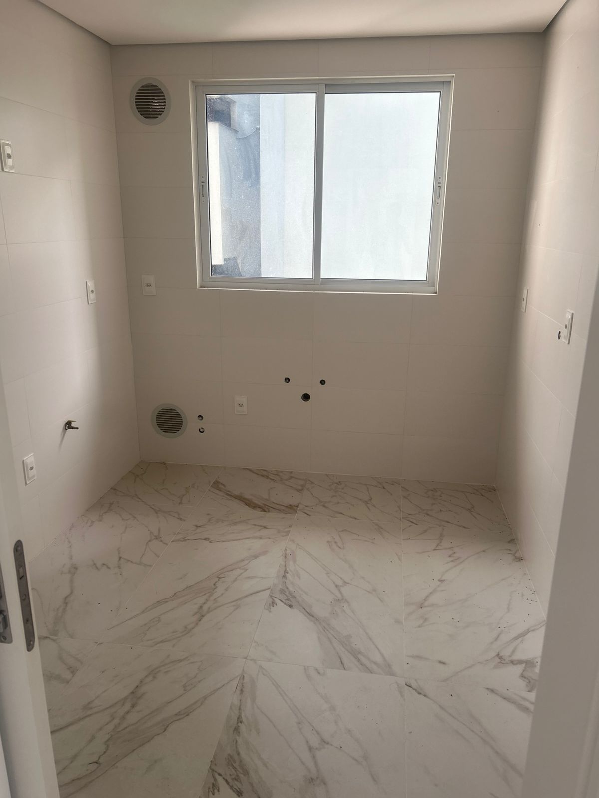 8850e805-3b77-46d6-8c00-1b76f9a5b05c