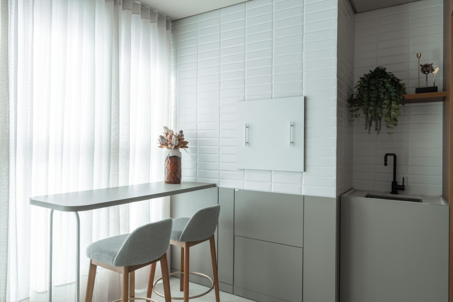 4a21b328-e73d-4cdf-9830-f2b5744a3319