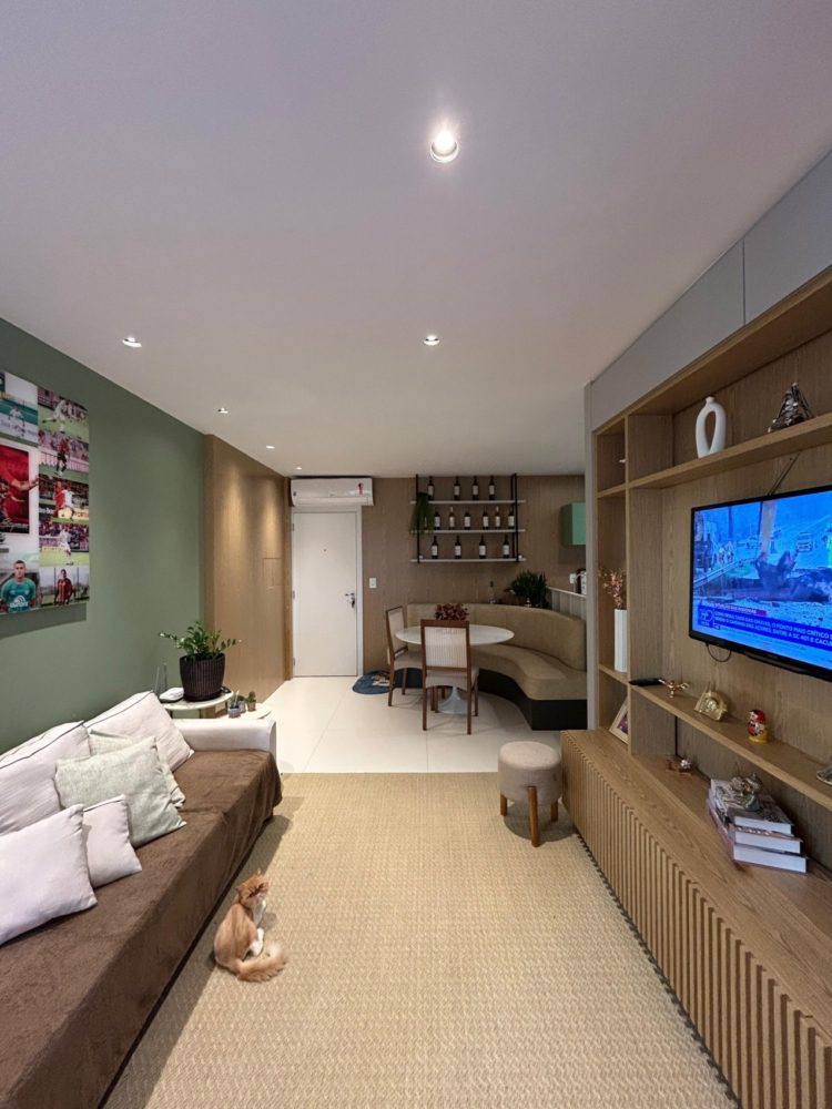 0a3f8033-7f2b-48cc-a056-961637a2011c