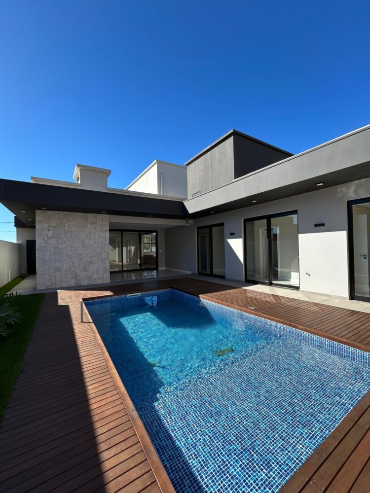 27b3ef98-9ced-48de-820a-9f0bb6357150