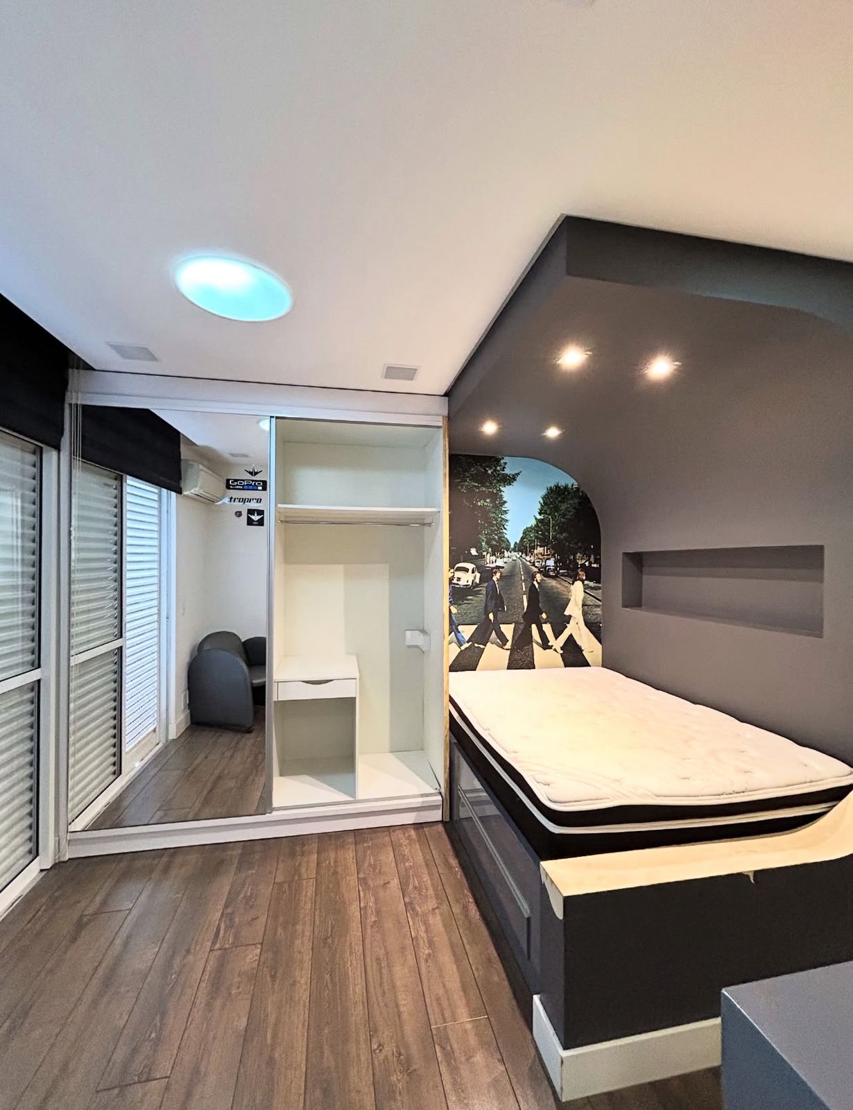 300c34b1-27ad-487f-9271-ef0ccf32933b