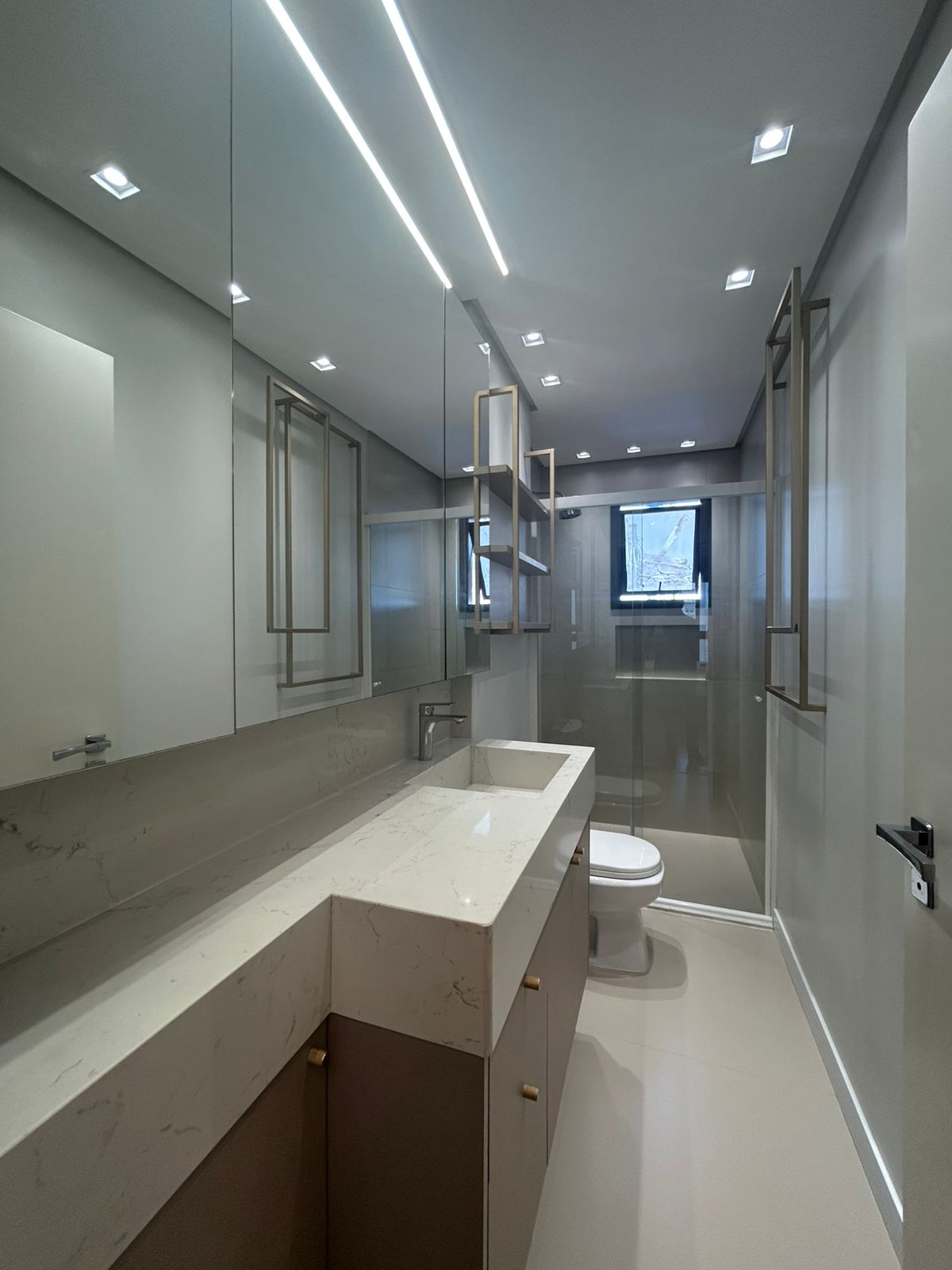 f1948380-37a7-4e24-8c61-7cffc453c6fe